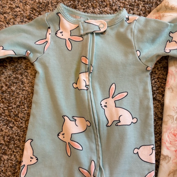 3 month footed sleepers - Picture 2 of 3